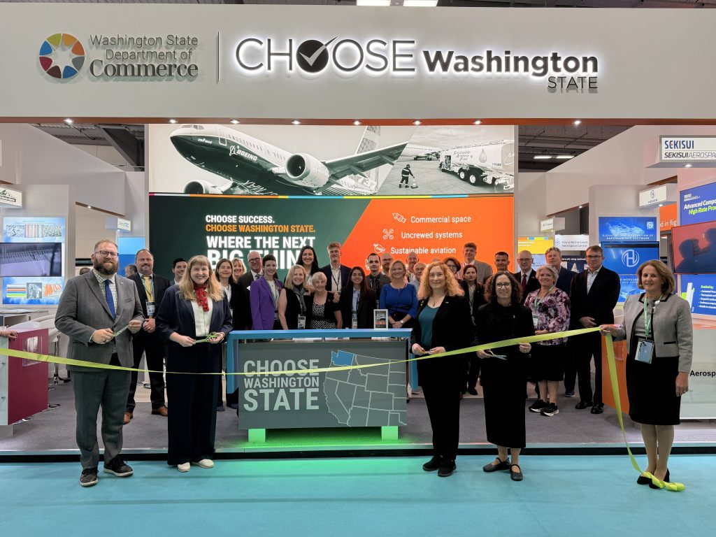 Ribbon cutting group photo